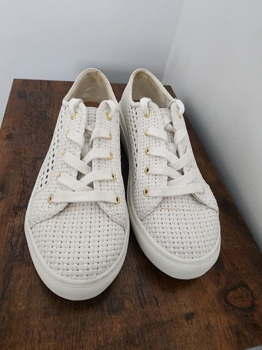 LOFT White Woven Lace-Up Sneakers with Gold Eyelets 9M